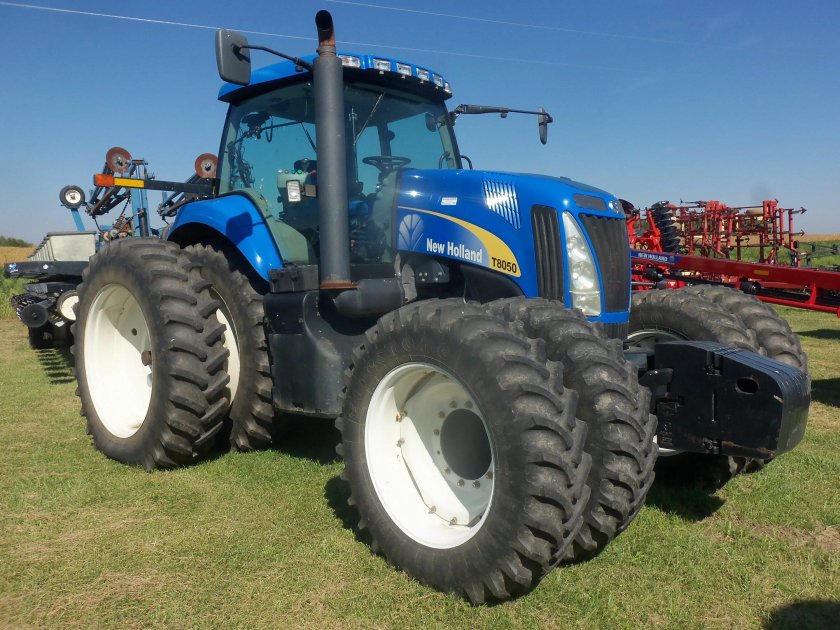 New Holland t8050