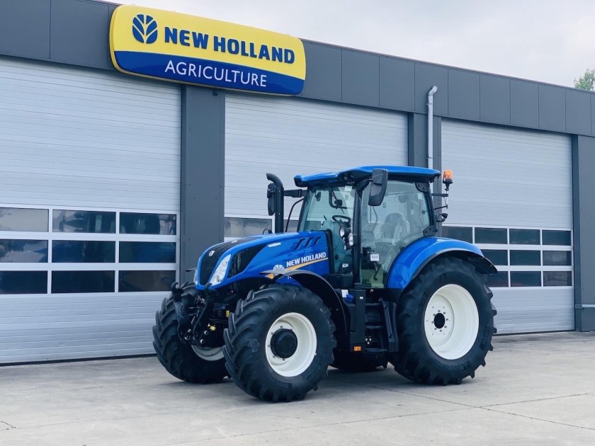 Трактор New Holland t7