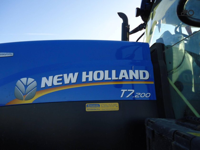New Holland l185 логотип