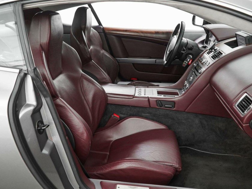 Астон мартин дб 9