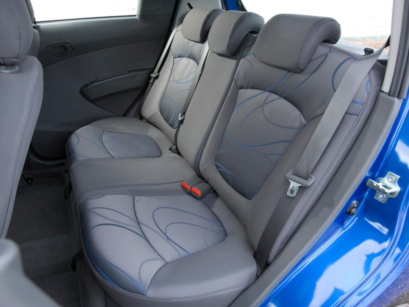 Шевроле Спарк салон сзади