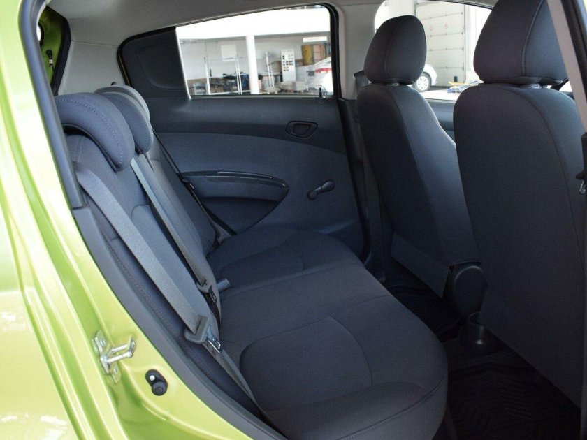 Chevrolet Spark 2012 салон