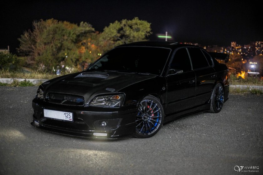 Subaru Legacy b4 черный