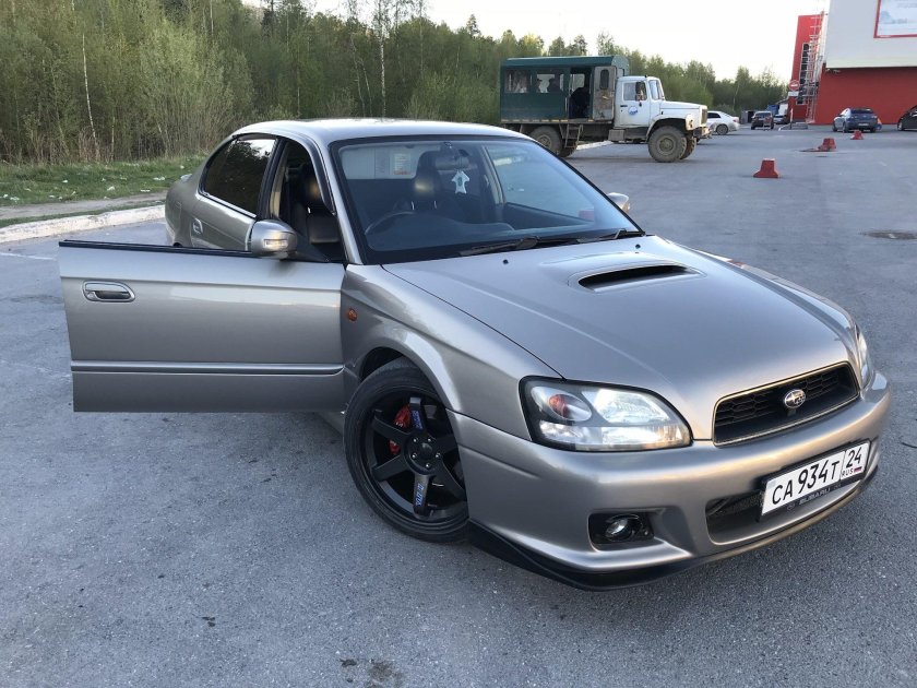 Subaru Legacy b4