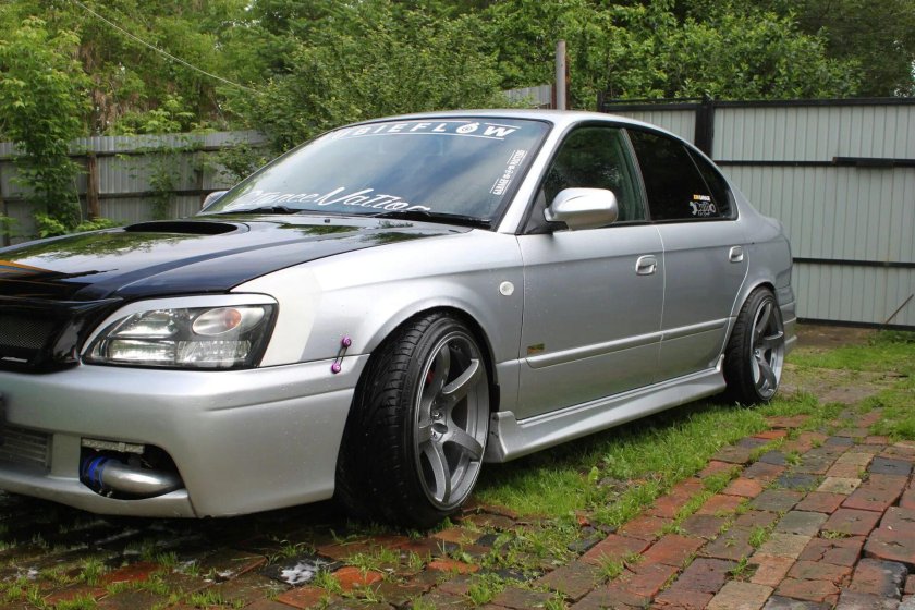 Subaru Legacy b4
