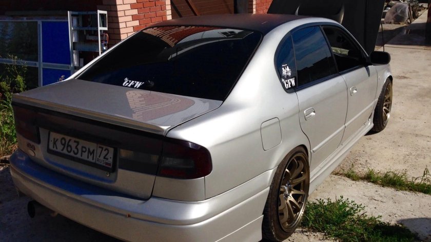 Subaru Legacy b4