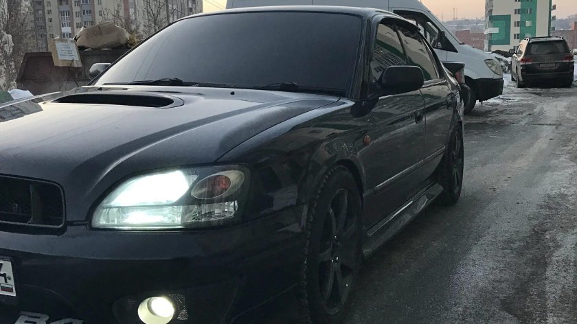 Subaru Legacy b4 черный