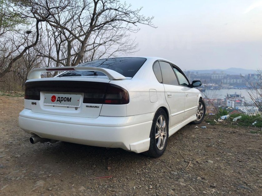 Subaru legacy b4 2001 года