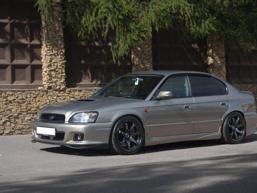 Subaru Legacy b4
