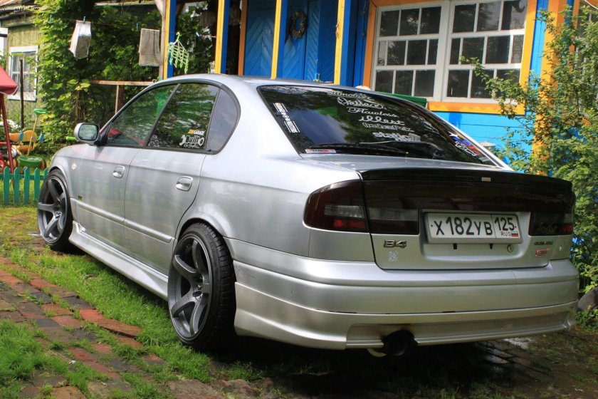 Subaru Legacy b4