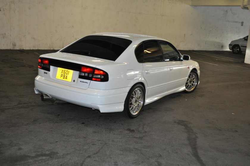 Subaru Legacy b4