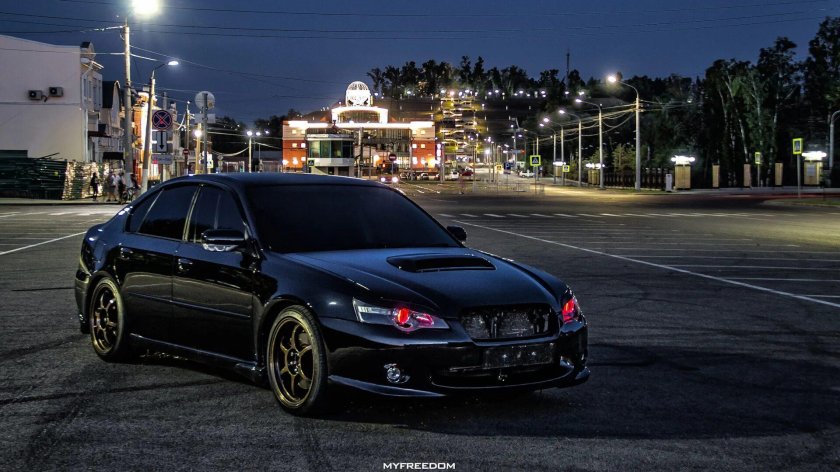 Subaru Legacy b4 черный