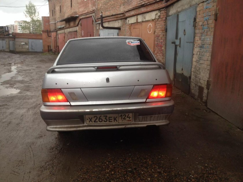 Лада 2115 зад