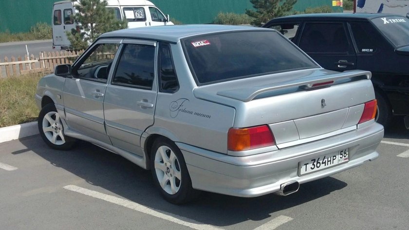 Лада 2115 зад