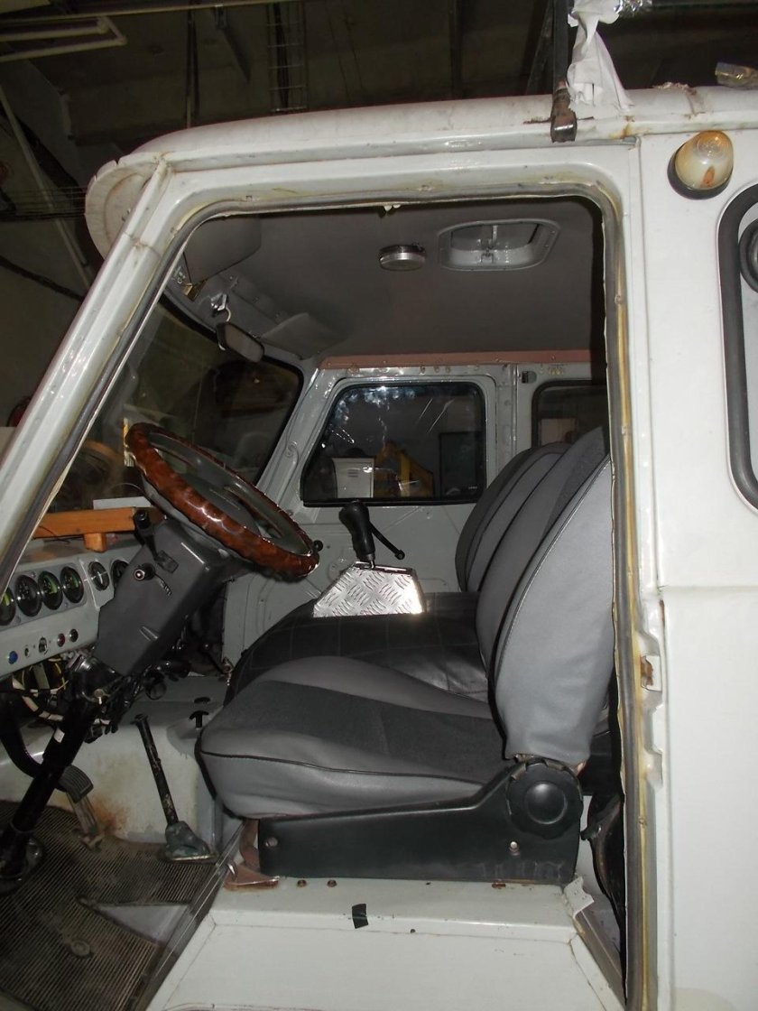 УАЗ 452 Буханка кабина