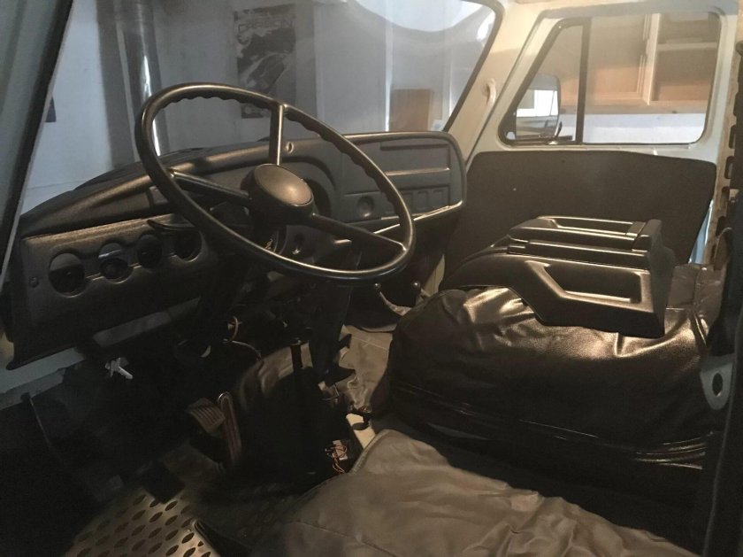 УАЗ 452 Буханка кабина