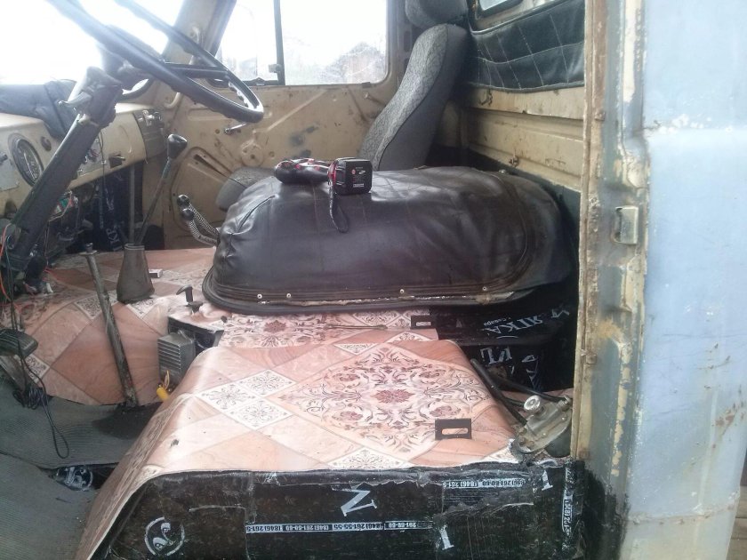 УАЗ 452 кабина внутри