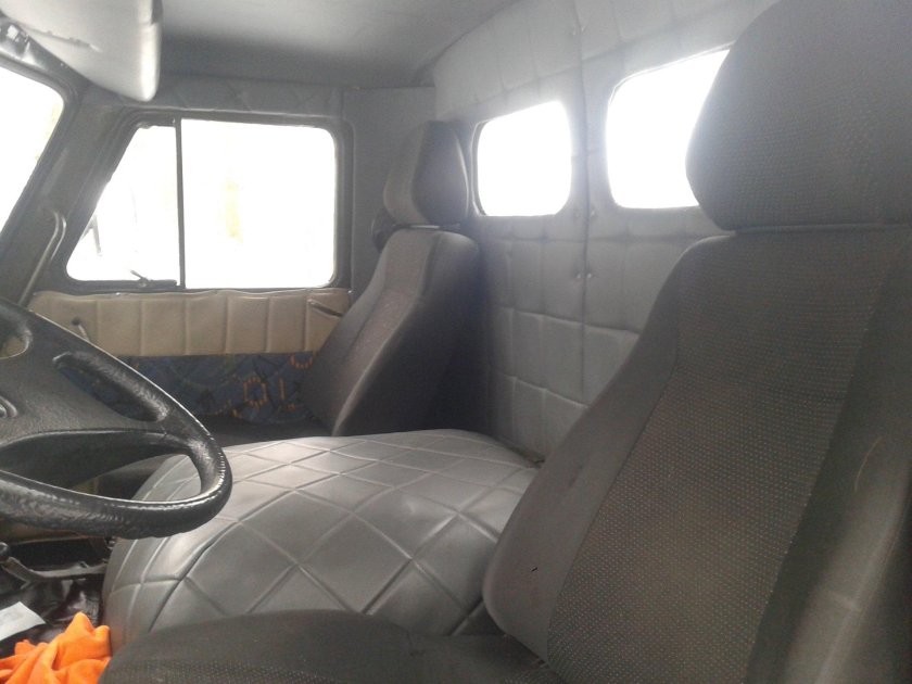 УАЗ 3303 кабина изнутри