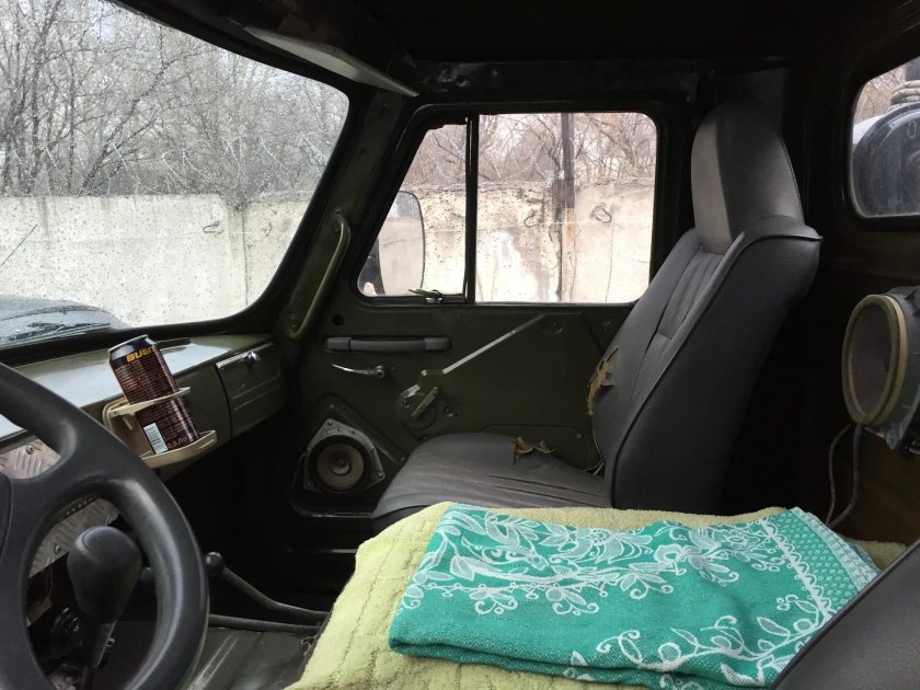 УАЗ 3303 бортовой салон