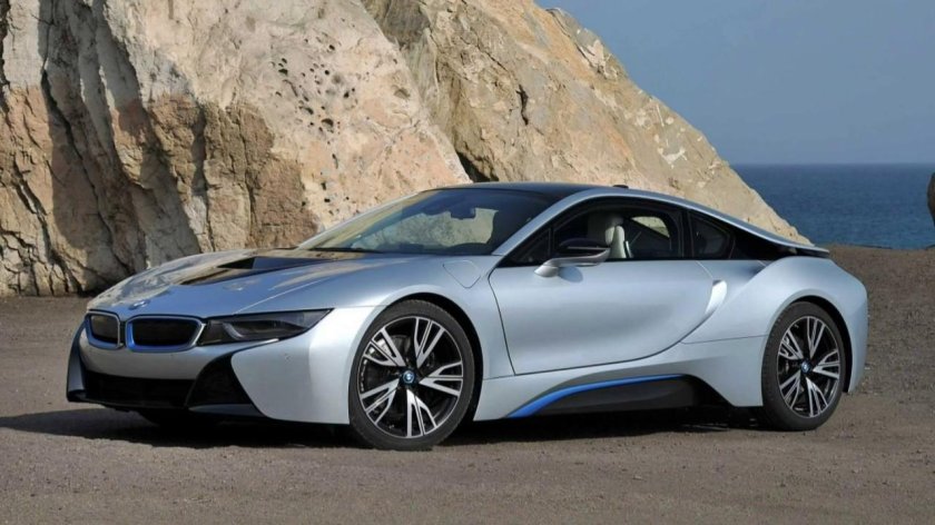 БМВ i8 2017