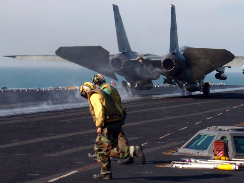 Ф14 на авианосце