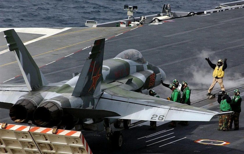Ф-18 Хорнет на авианосце