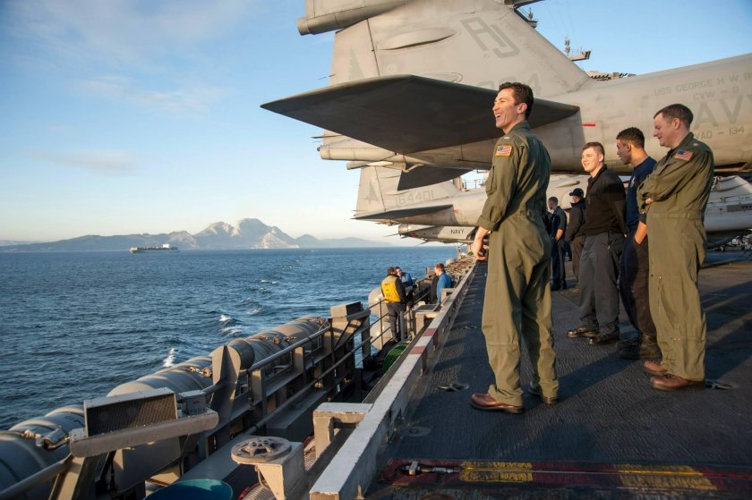 Авианосец Джордж Буш