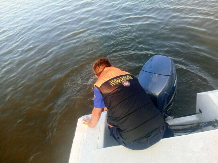 Лодка с человеком