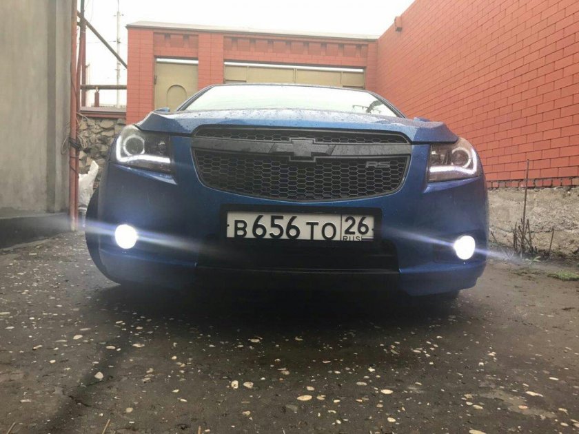 Противотуманки Шевроле Круз 2010