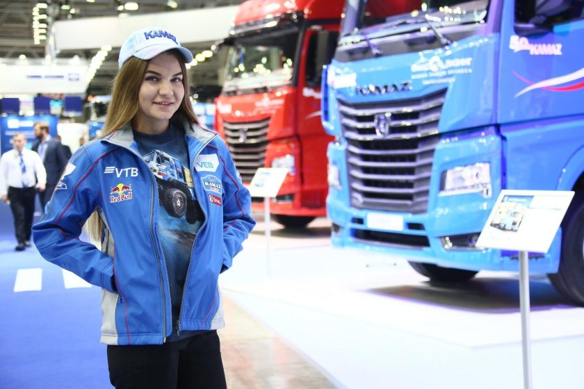 КАМАЗ мастер девушки