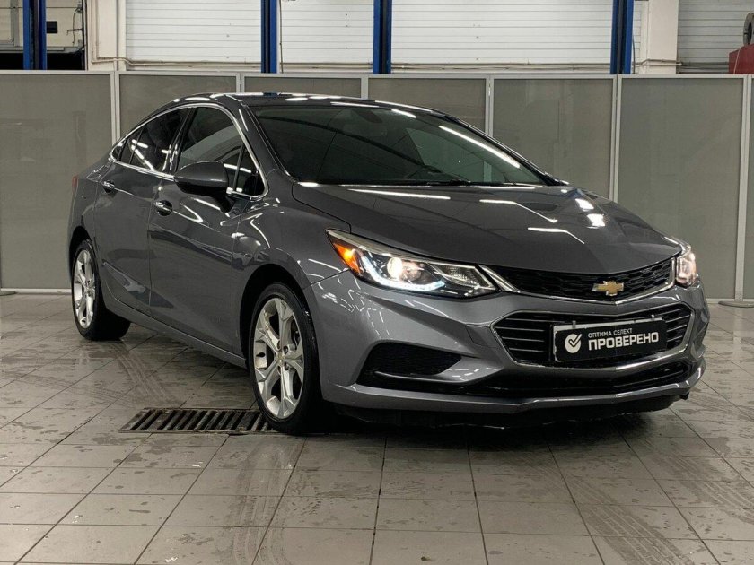 Серый шевроле круз