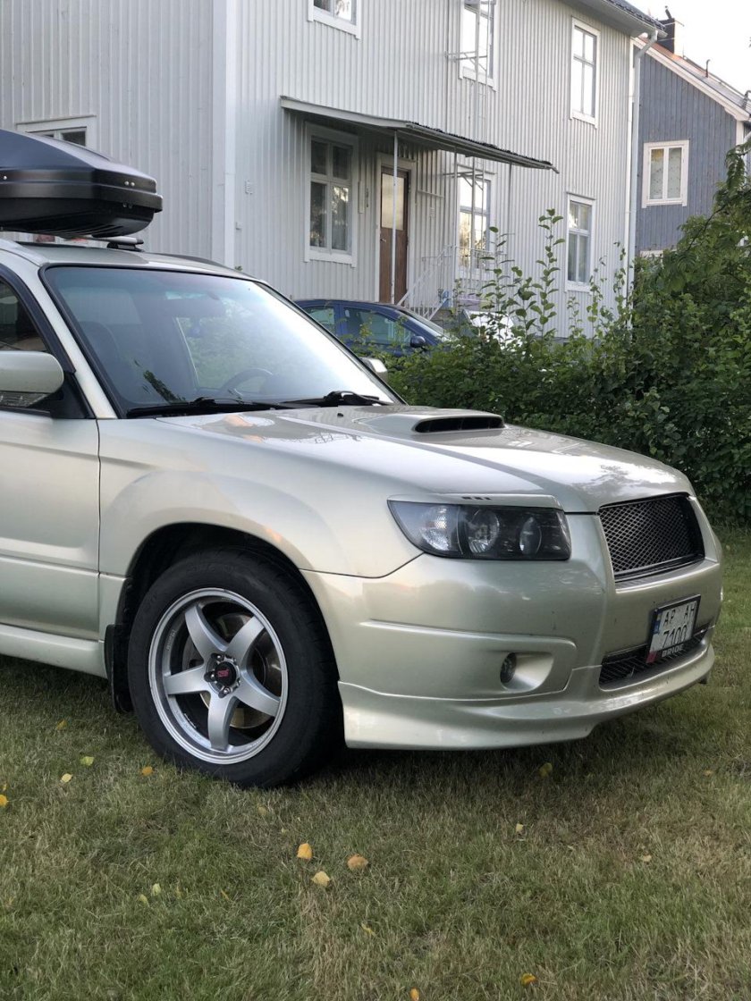 Subaru Forester 5 поколения