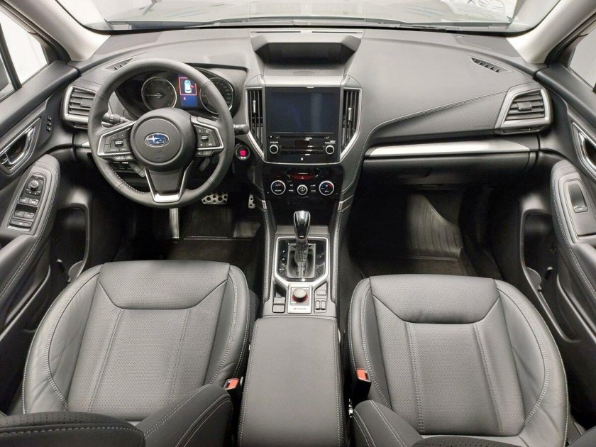 Субару форестер 2021 года