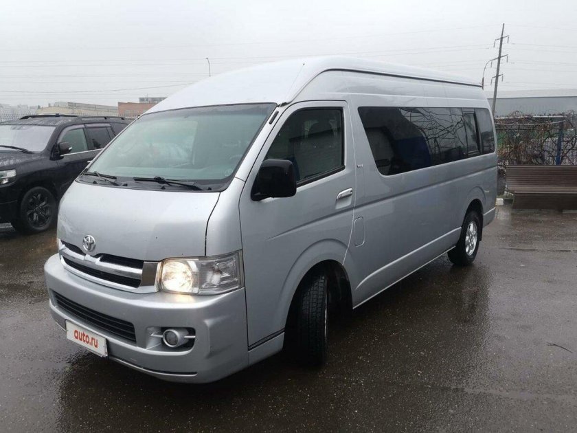 Toyota hiace h 200