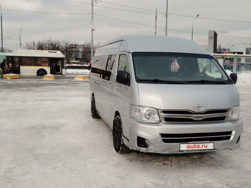 Микроавтобус toyota hiace