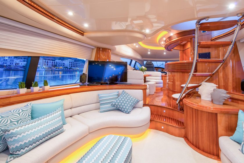 Салон яхты