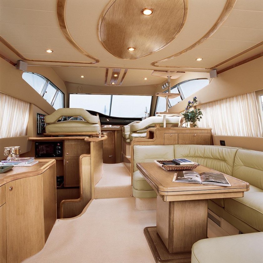 Ferretti 530