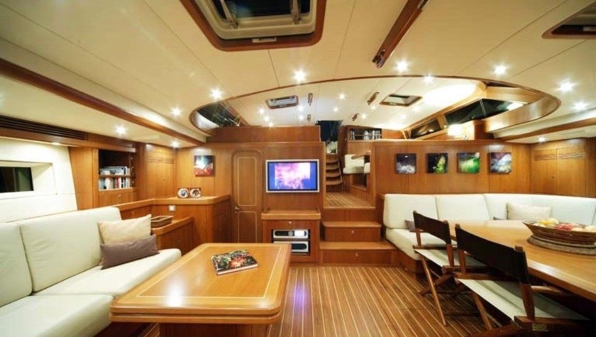 Салон яхты
