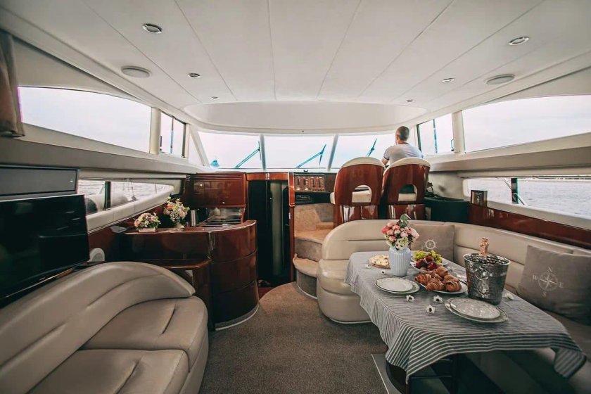 Яхта princess 50