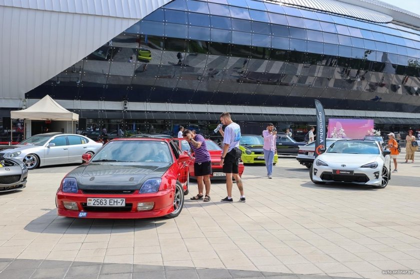 Выставка автомобилей