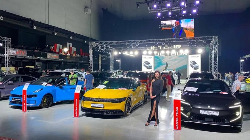 Выставка автомобилей