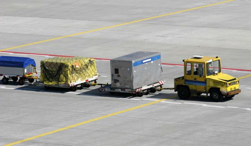 Аэродромный багажный тягач Tae 20