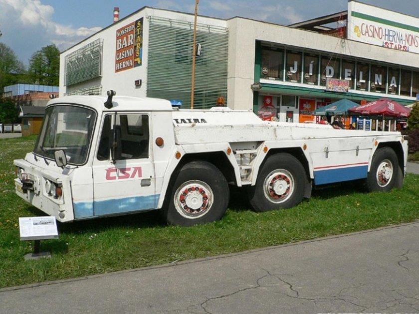 Татра 813 Аэродромный тягач