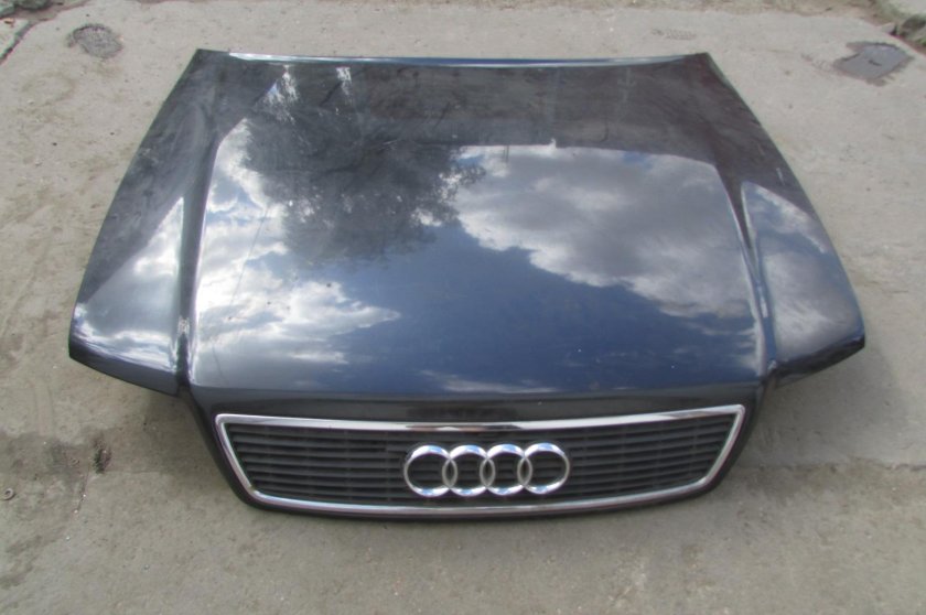 Мухобойка капота Ауди а8 д3