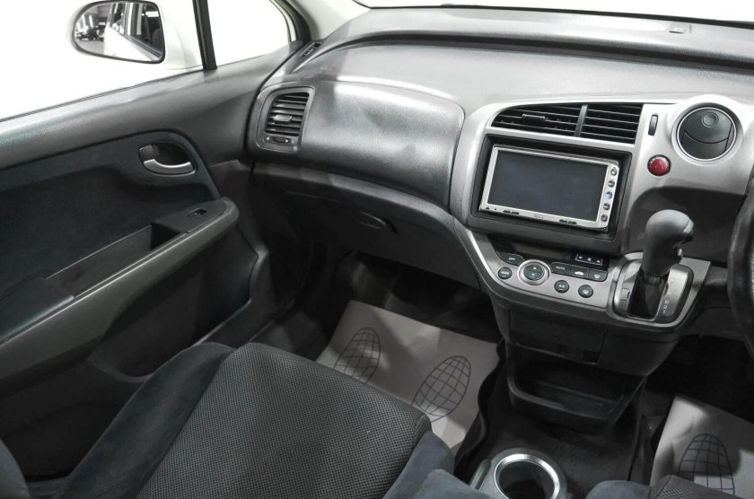 Honda stream салон