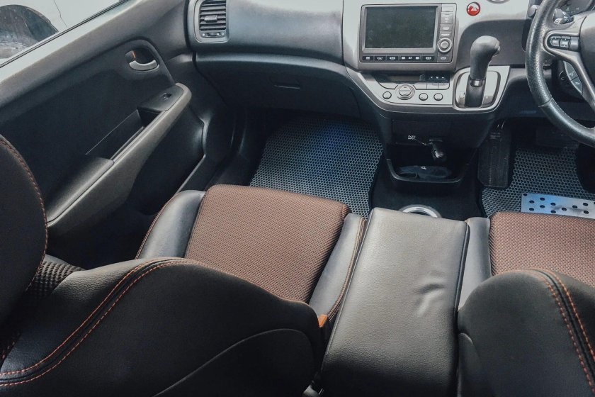 Honda Stream rsz салон