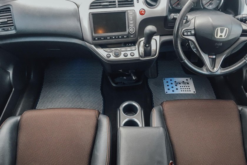 Honda Stream rsz салон