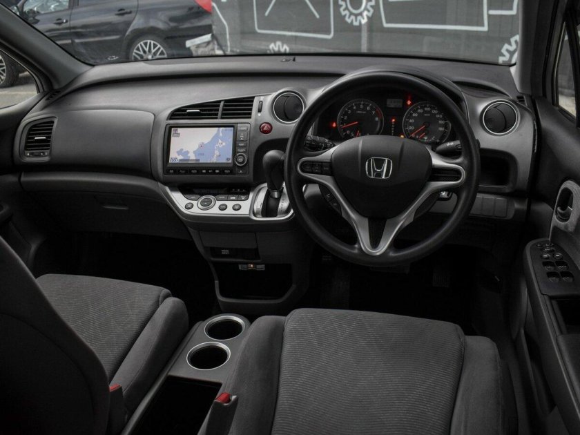 Хонда стрим 2012