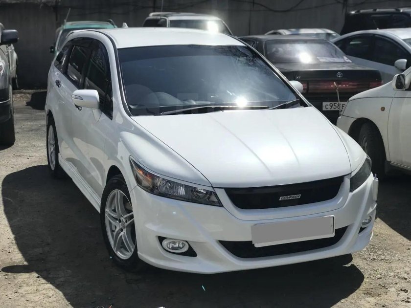 Honda Stream rsz 2013