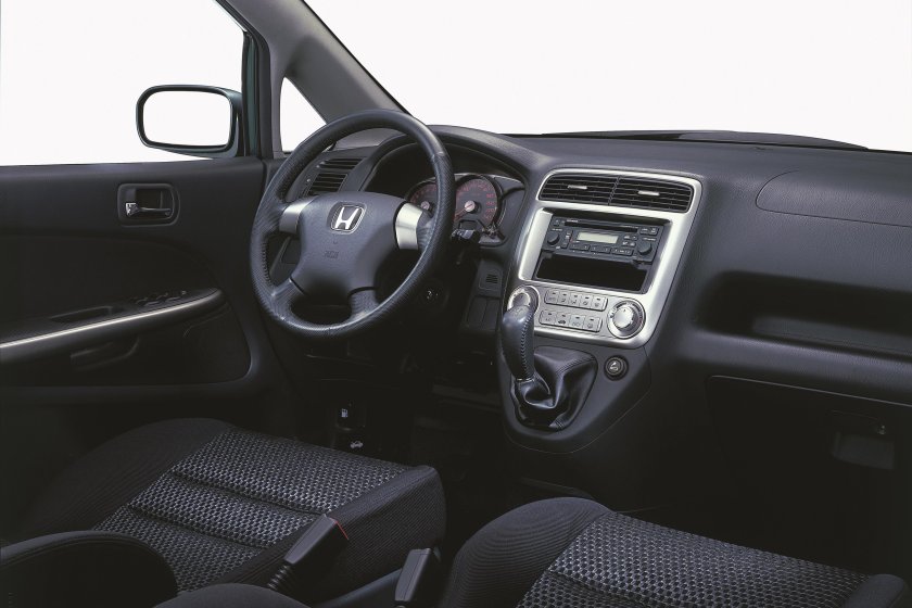 Хонда стрим 2001 салон